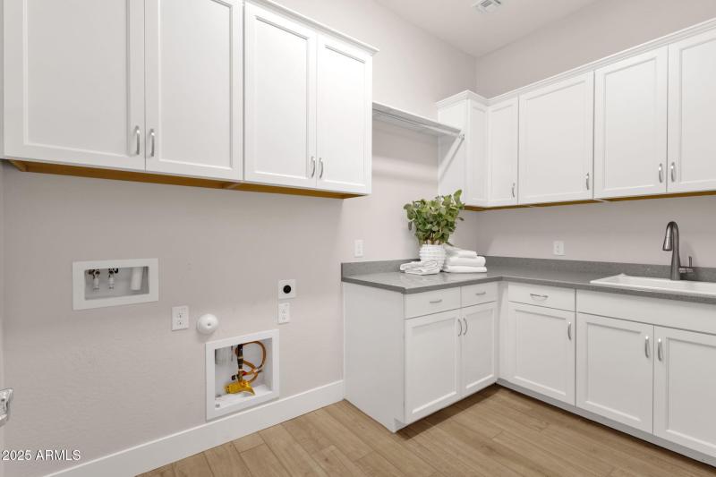 33-web-or-mls-1266-e-donato-dr