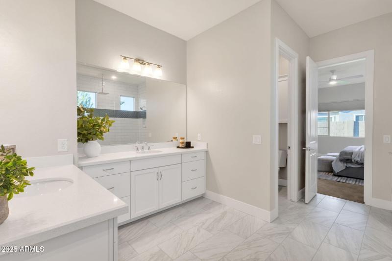 41-web-or-mls-1266-e-donato-dr