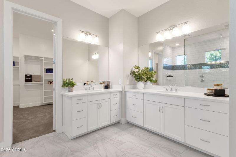 42-web-or-mls-1266-e-donato-dr