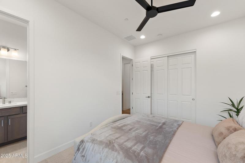 Bedroom 2-2