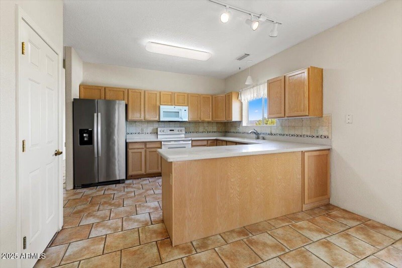 12-Kitchen