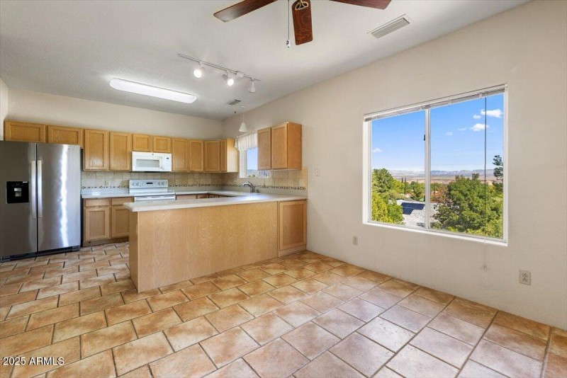 11-Kitchen