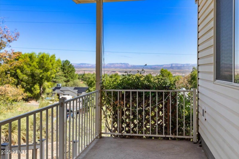 05-Front Porch