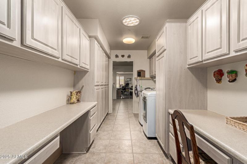 34 Laundry Room Built-in Desk