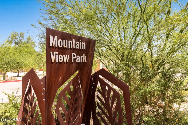 44-web-or-mls-8943-n-80th-pl