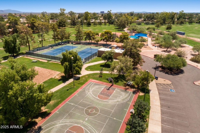 48-web-or-mls-8943-n-80th-pl