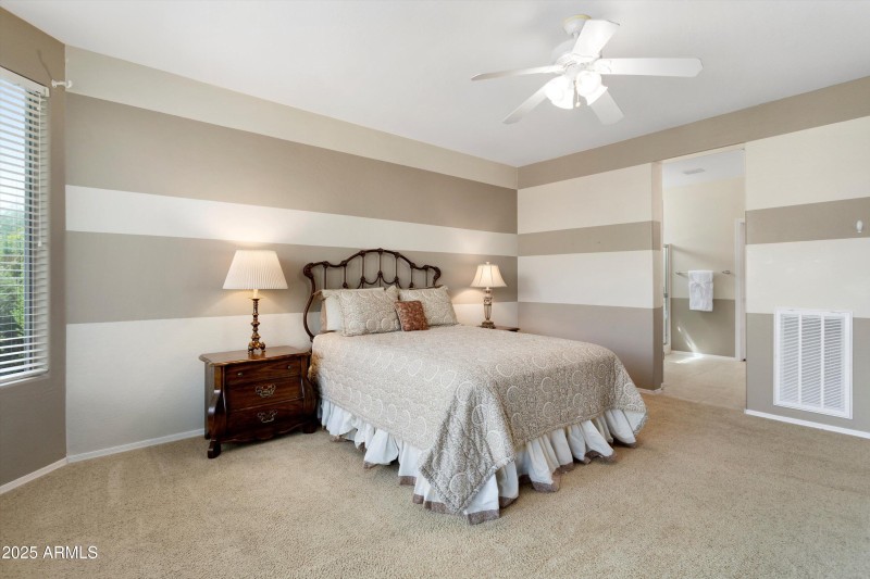 LARGE PRIMARY BEDROOM