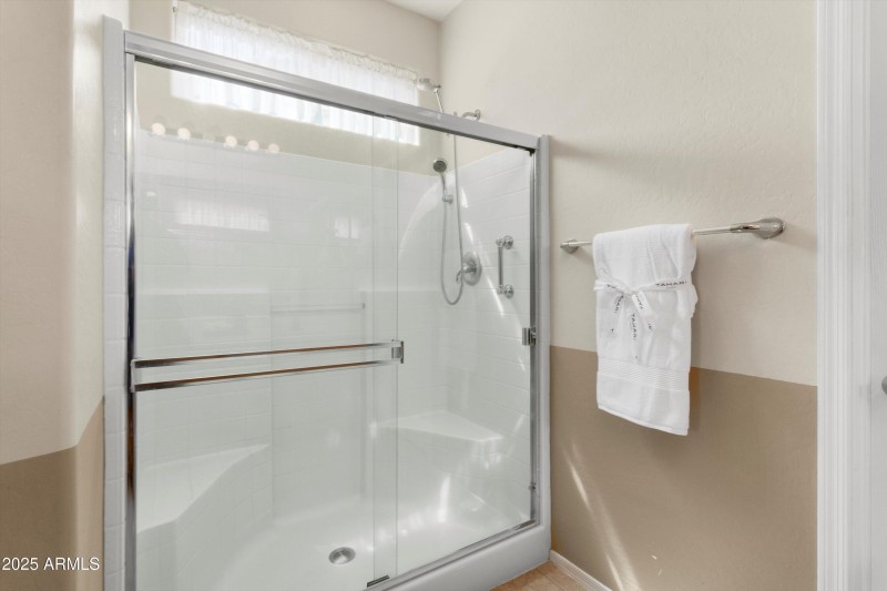 SHOWER IN PRIMARY BTH