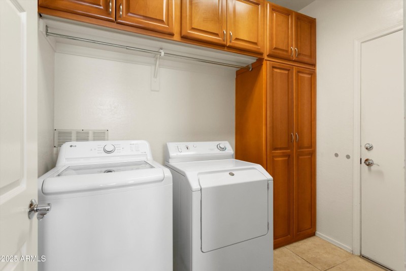 EXTENDED LAUNDRY RM