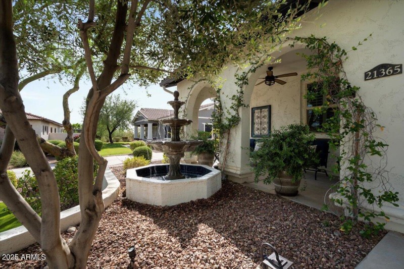 21365 W Mule Deer Way9