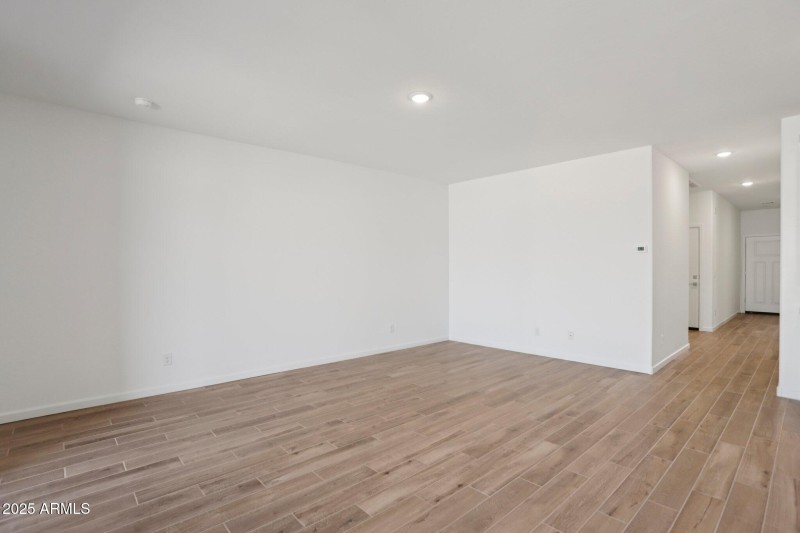 4-web-or-mls-La Senda Dr W-S2409-004