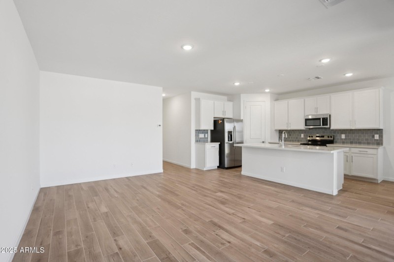 5-web-or-mls-La Senda Dr W-S2409-005