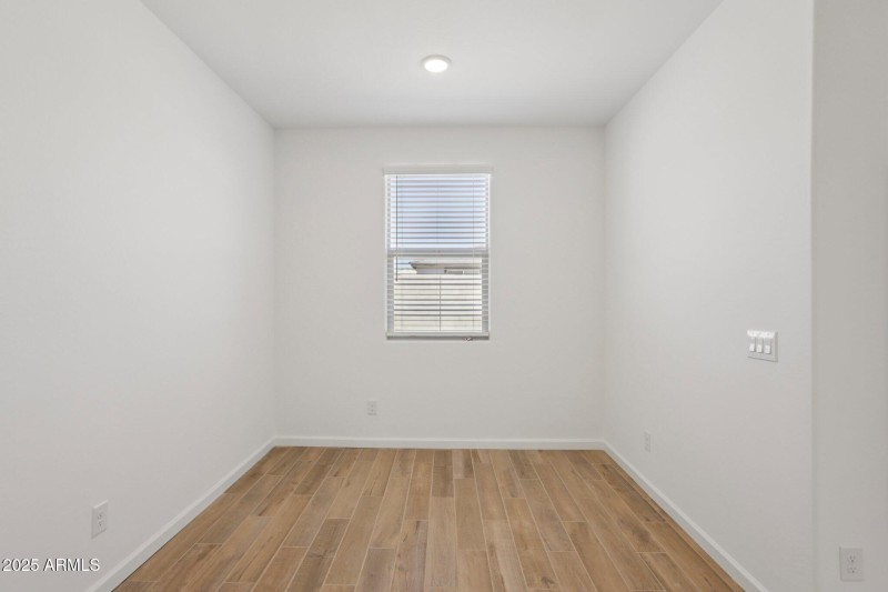 12-web-or-mls-La Senda Dr W-S2409-012