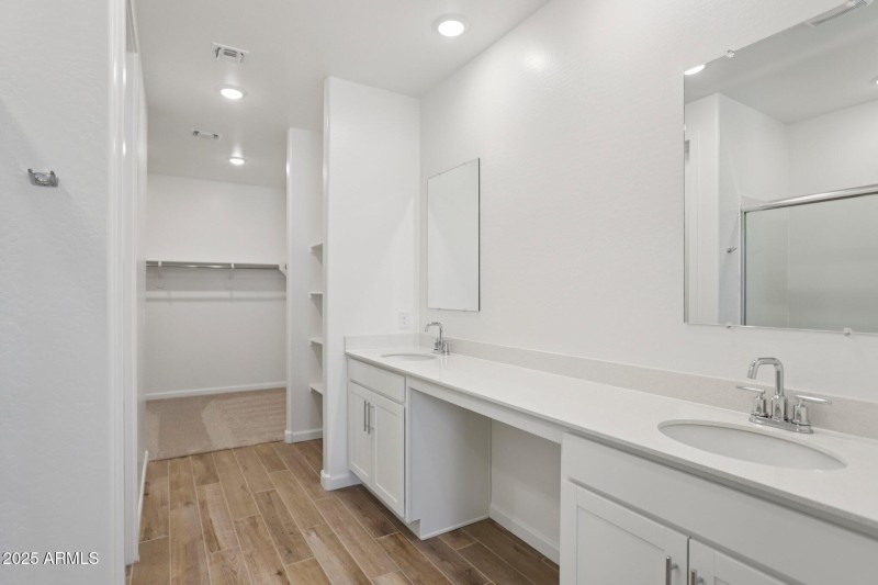 17-web-or-mls-La Senda Dr W-S2409-017