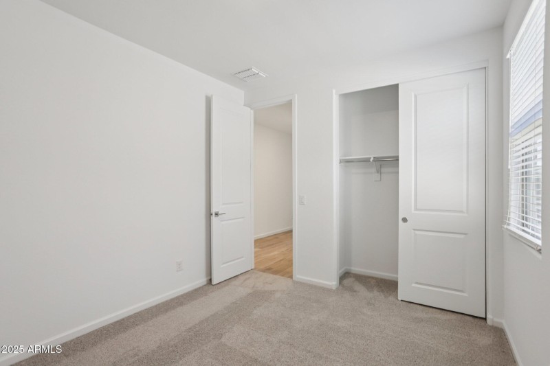 28-web-or-mls-La Senda Dr W-S2409-028