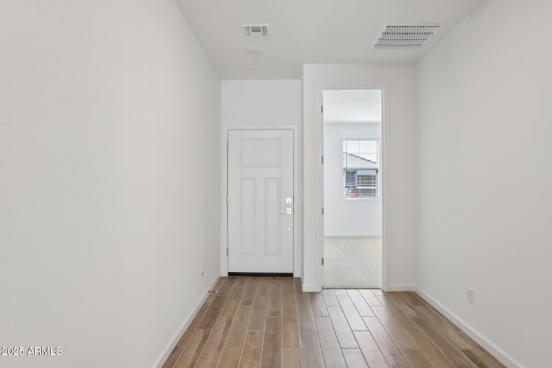 32-web-or-mls-La Senda Dr W-S2409-032