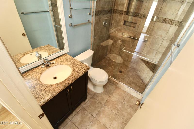 Bedroom 2 en-suite 2.