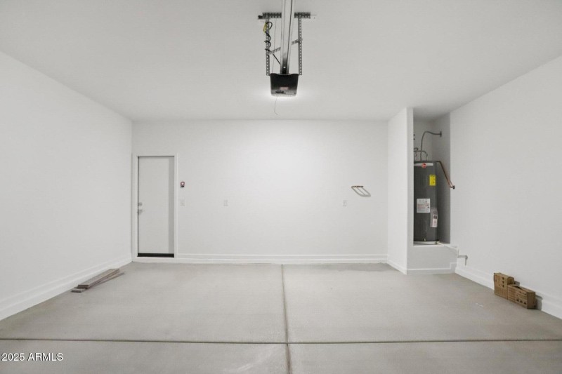 38-web-or-mls-La Senda Dr W-S2409-026