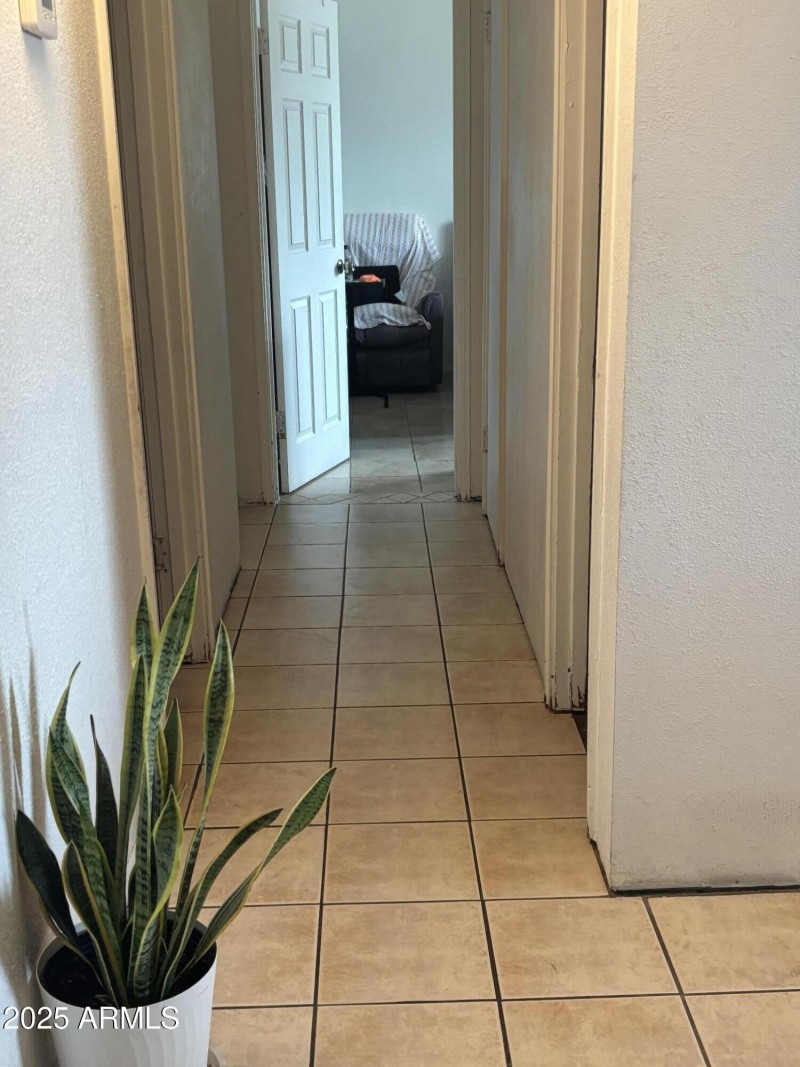 4718 E. Pierce St. hall