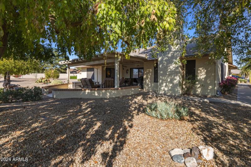 Large Lot In Cul De Sac