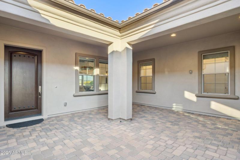 5-web-or-mls-10708-n-136th-pl