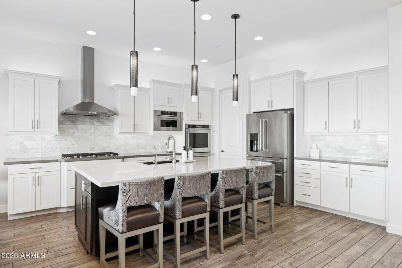 14-web-or-mls-10708-n-136th-pl