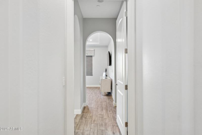 16-web-or-mls-10708-n-136th-pl