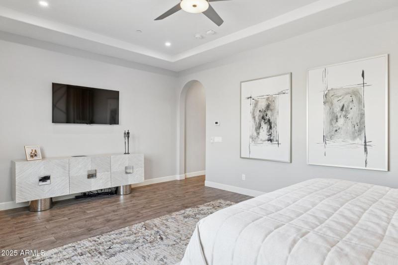 19-web-or-mls-10708-n-136th-pl