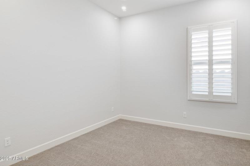 29-web-or-mls-10708-n-136th-pl