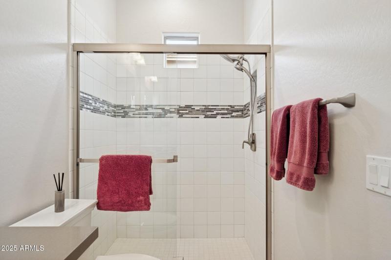 41-web-or-mls-10708-n-136th-pl