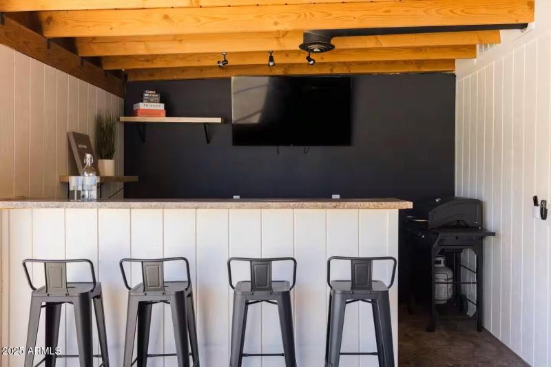 31f1a33c-3725-41c8-b112-37d991a0b9e2