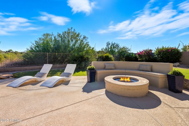Built in Bench & Firepit
