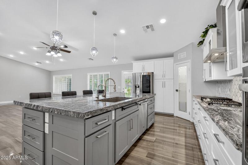 29_3533_N_159th_Ln27_mls