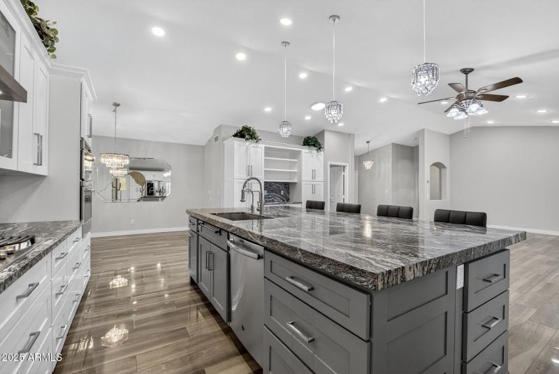 30_3533_N_159th_Ln28_mls