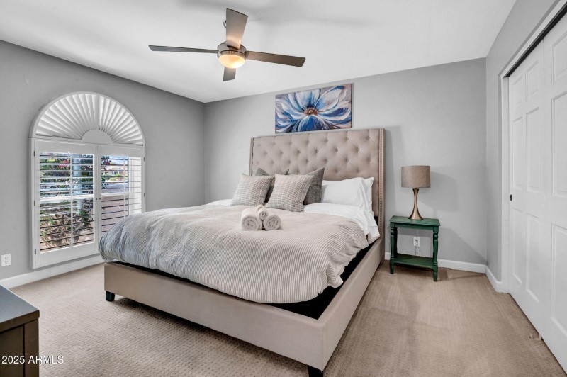 31-web-or-mls-9504 E Sunnyside Dr-31