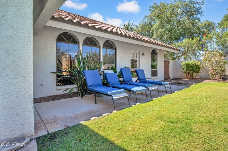 37-web-or-mls-9504 E Sunnyside Dr-37