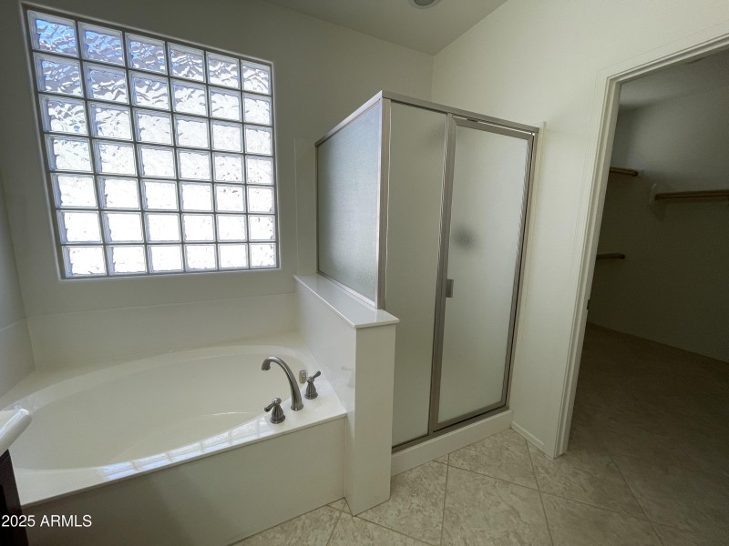 SEPARATE SHOWER & TUB