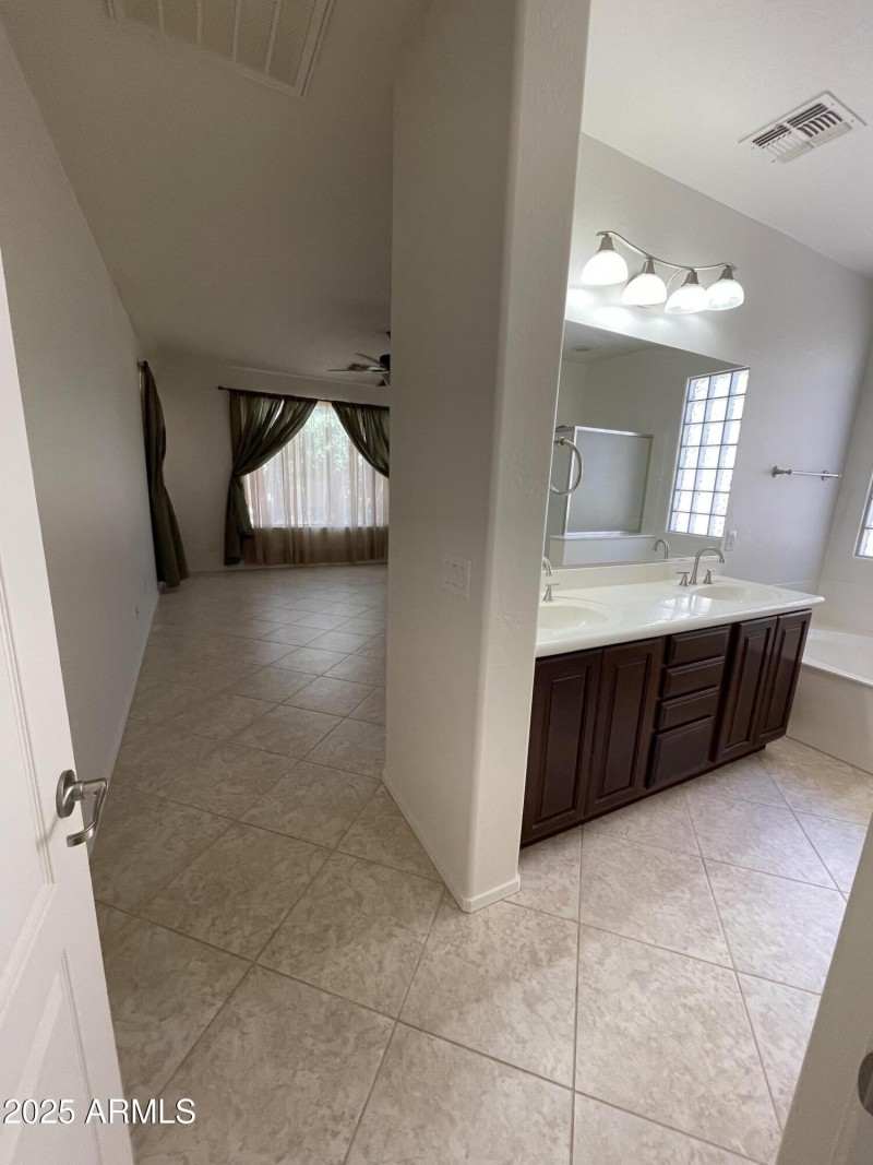 PRIMARY SUITE * SPLIT