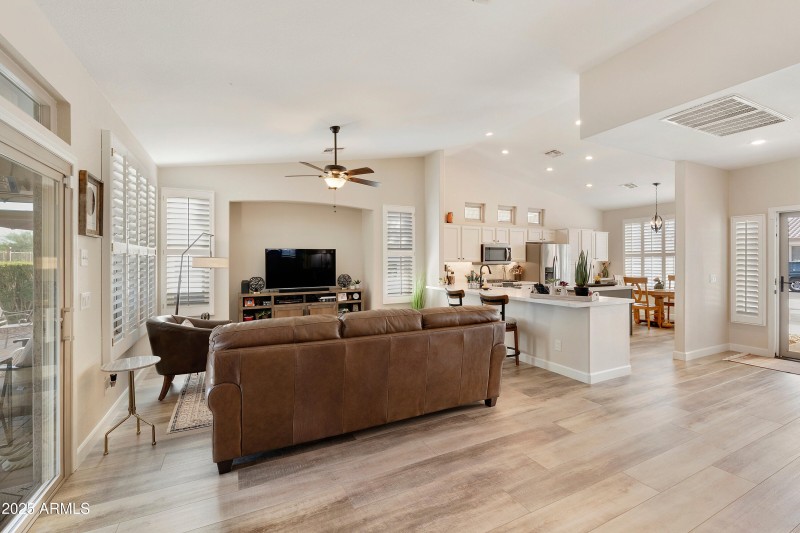 4664 E-010-058-dlb-MLS_Size