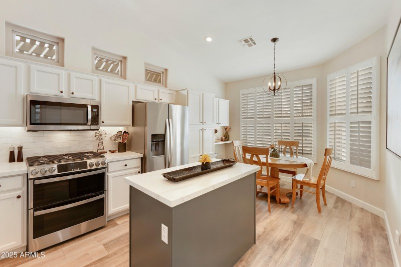 4664 E-013-055-dlb-MLS_Size