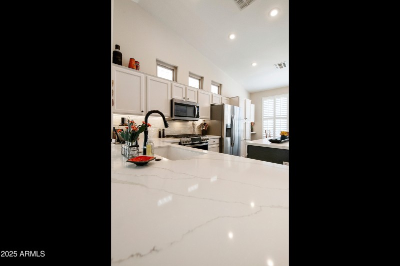 4664 E-019-028-DLB 5824-MLS_Size