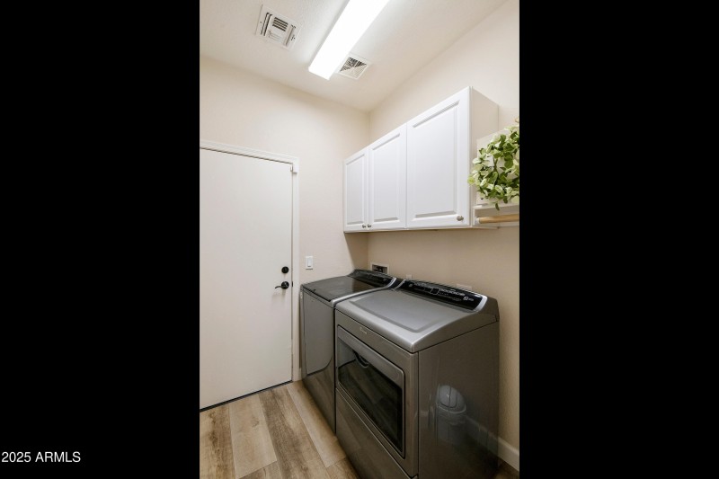 4664 E-033-031-DLB 5825-MLS_Size