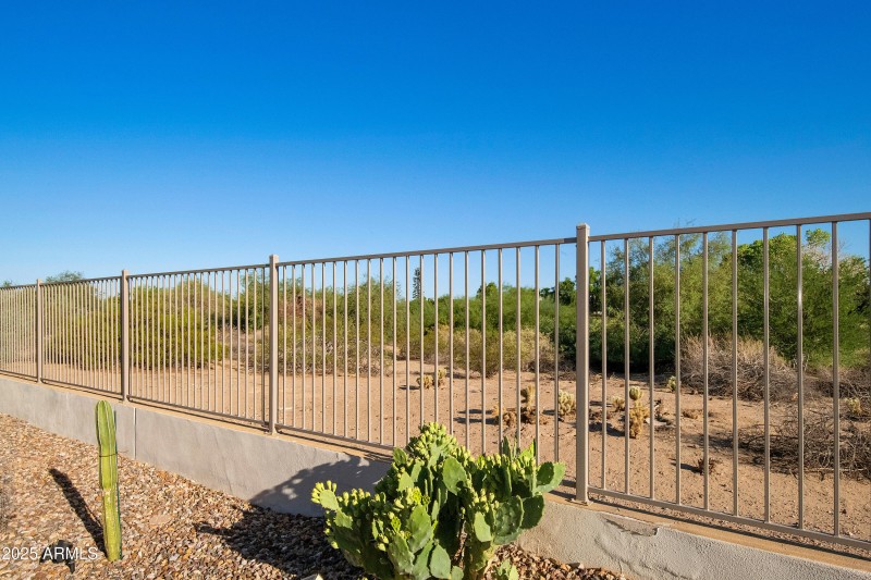 4664 E-036-053-DLB 5835-MLS_Size