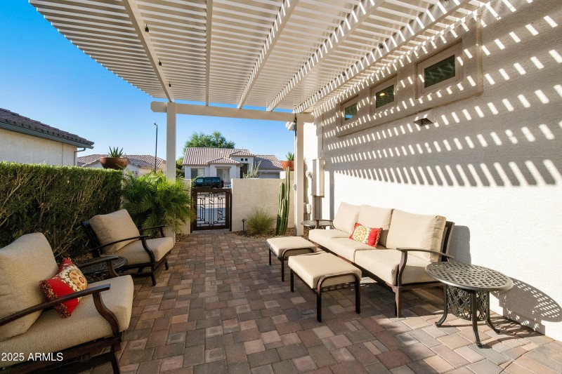 4664 E-038-057-DLB 5837-MLS_Size