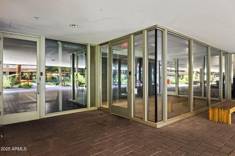 6-web-or-mls-7147-e-rancho-vista-dr