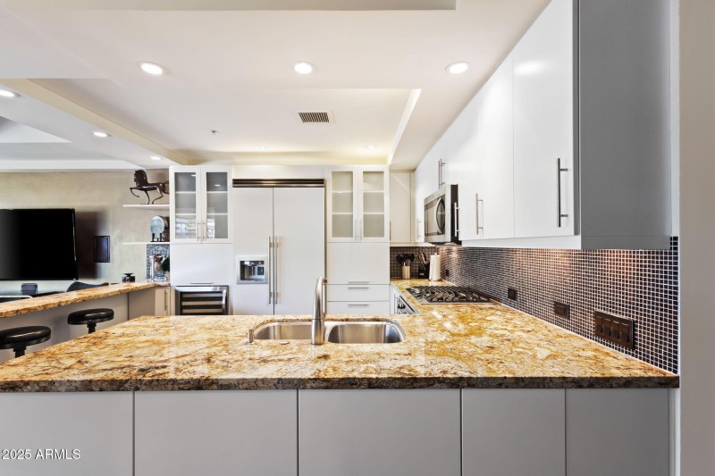 19-web-or-mls-7147-e-rancho-vista-dr