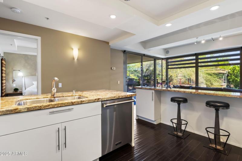 23-web-or-mls-7147-e-rancho-vista-dr