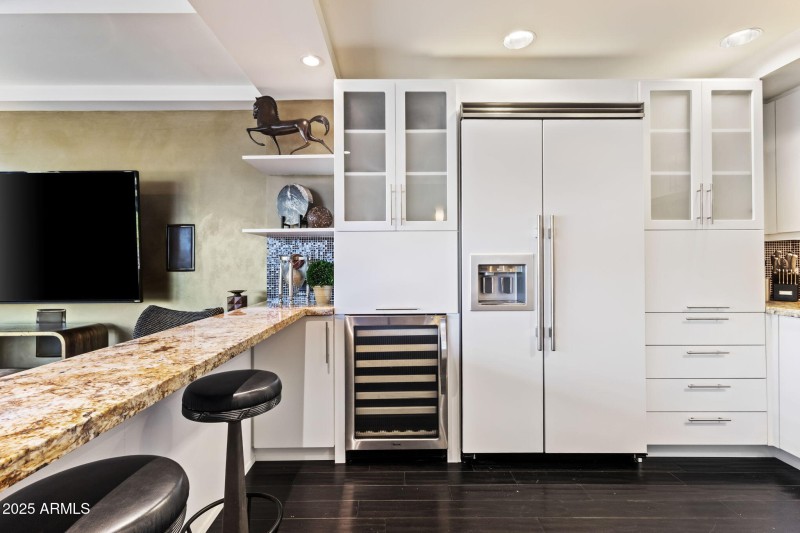 25-web-or-mls-7147-e-rancho-vista-dr