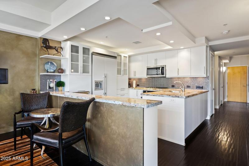 28-web-or-mls-7147-e-rancho-vista-dr