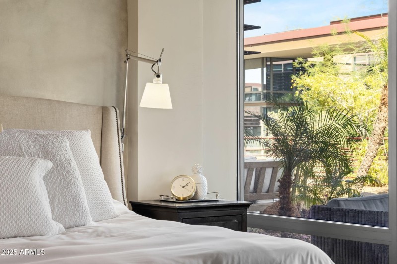 37-web-or-mls-7147-e-rancho-vista-dr